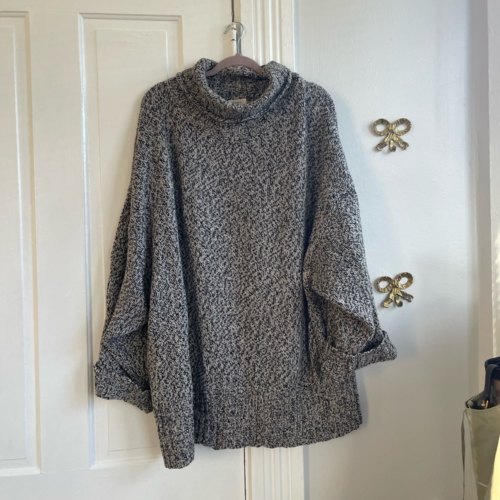 NWOT Cozy Oversized James Street Co Turtleneck Sweater